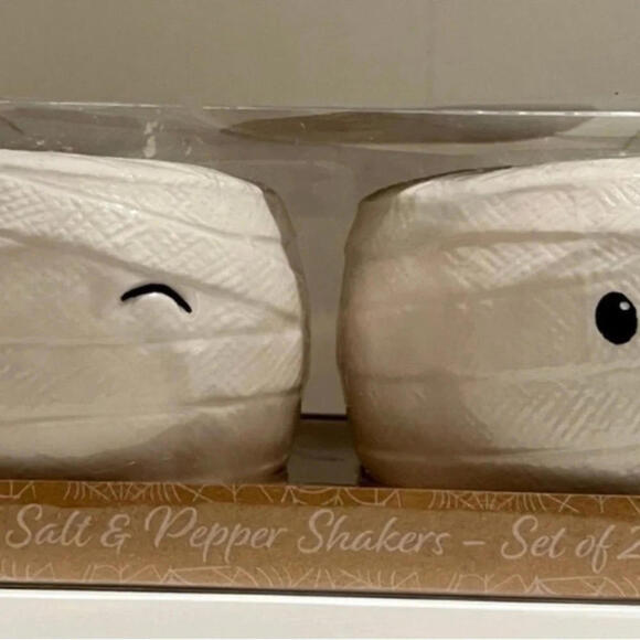 Mummy salt and pepper shakers by 10 strawberry street - Picture 2 of 3